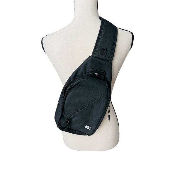 Peak Gear Black Lightweight Crossbody Bag W/ Pockets For Everyday Use Or Travel - Picture 1 of 8